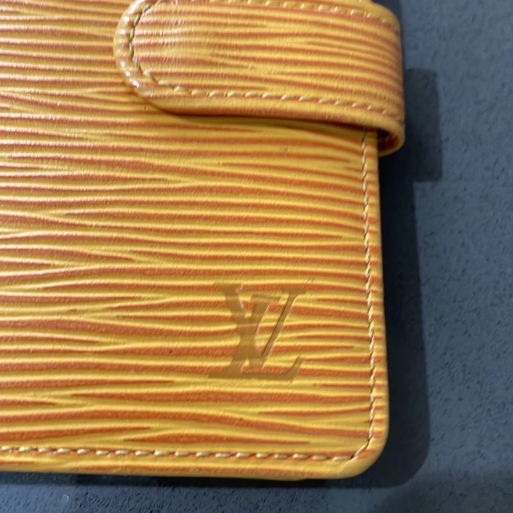 Louis Vuitton Epi Yellow Wallet - Picture 2 of 10